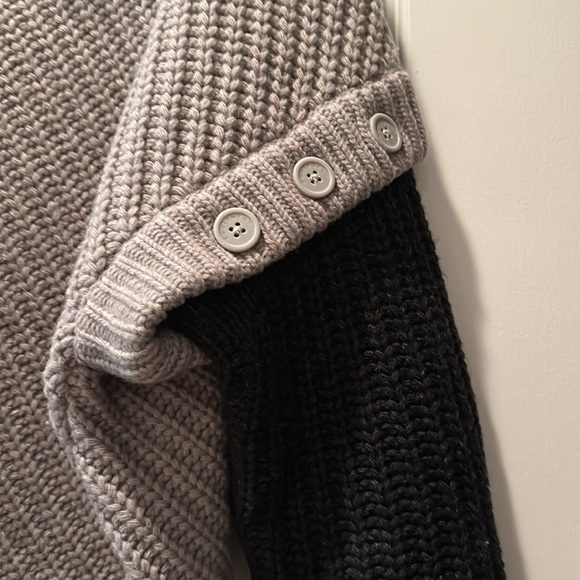 Equipment sweater size Small button details to be short sleeve sweater - Picture 5 of 7